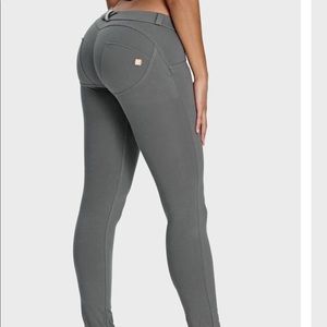 ❤️‍🔥FLASH SALE❤️‍🔥Freddy jeans - size 8 🤍